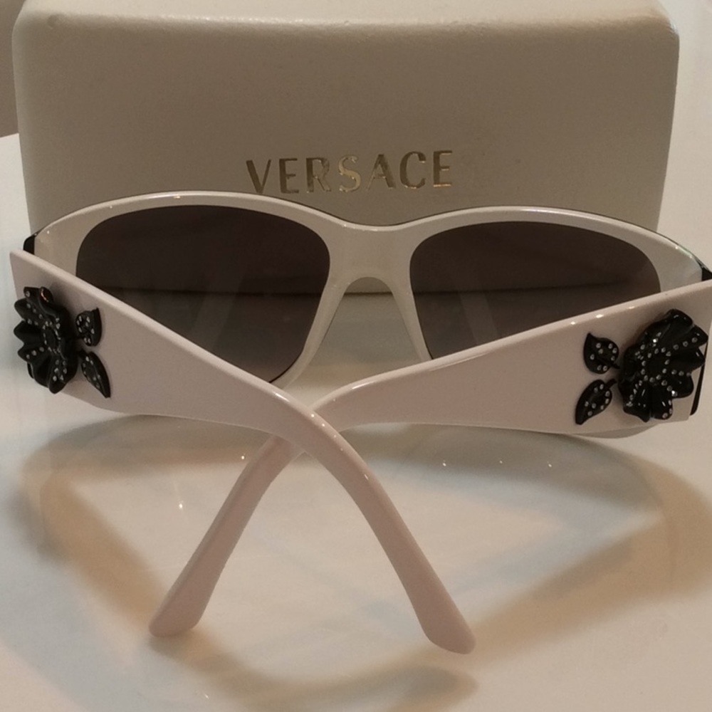 AUTHENTIC Black Flowers Versace Sunglasses
